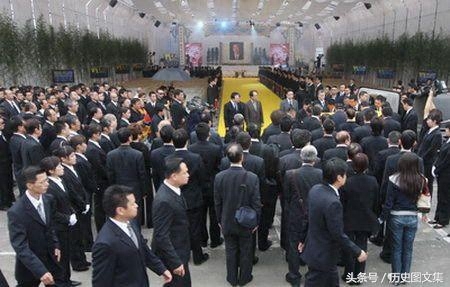 演员陈楚河父亲葬礼:上万人参加,不乏当红影视名人和政坛人物!